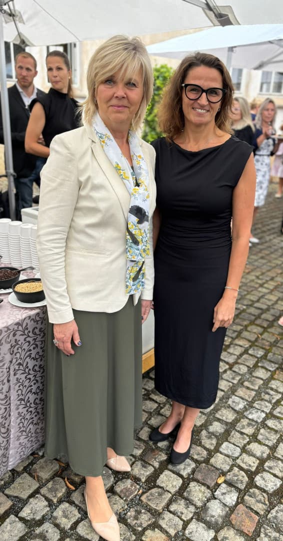 384306cb-8ac1-4c90-9cc4-80aef2fa