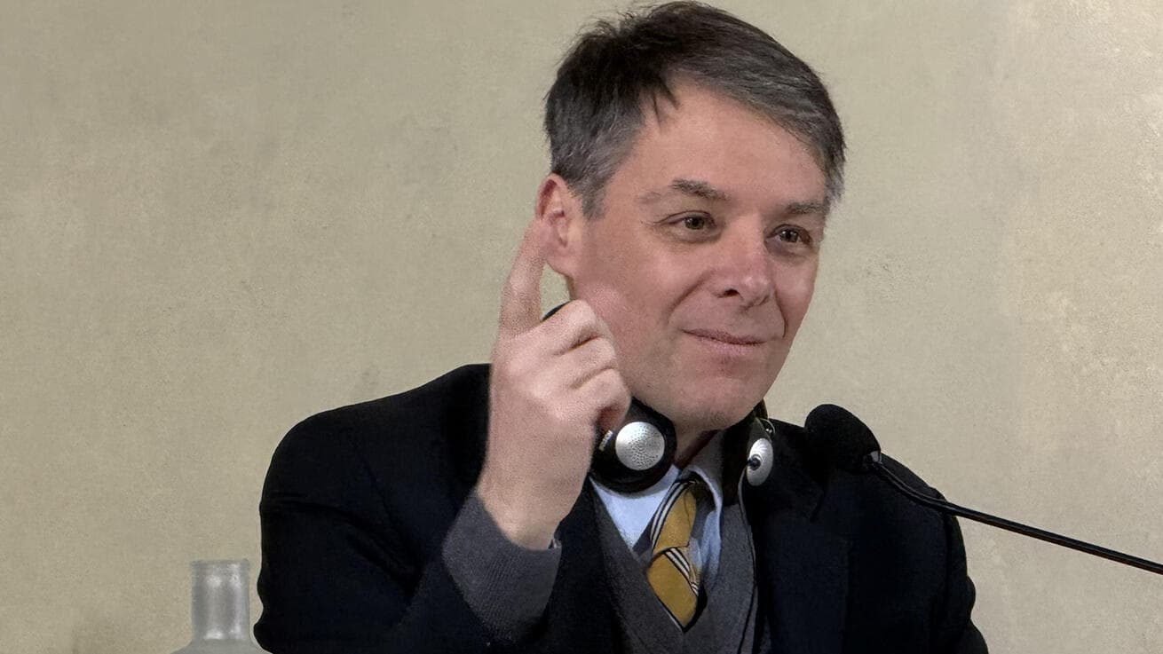 Byl to první papež globální církve