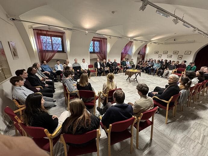 Katechumeni přijeli na setkání s biskupem Janem Vokálem