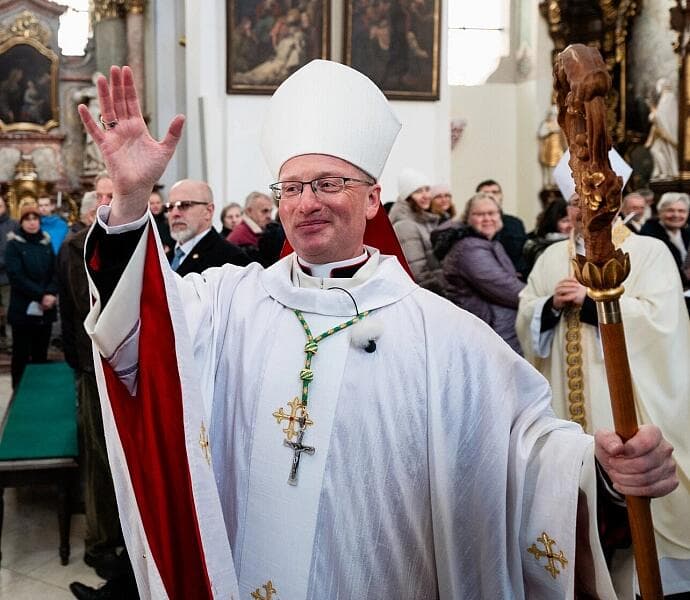 Biskup Prokop Brož zve ministranty z celé diecéze na setkání