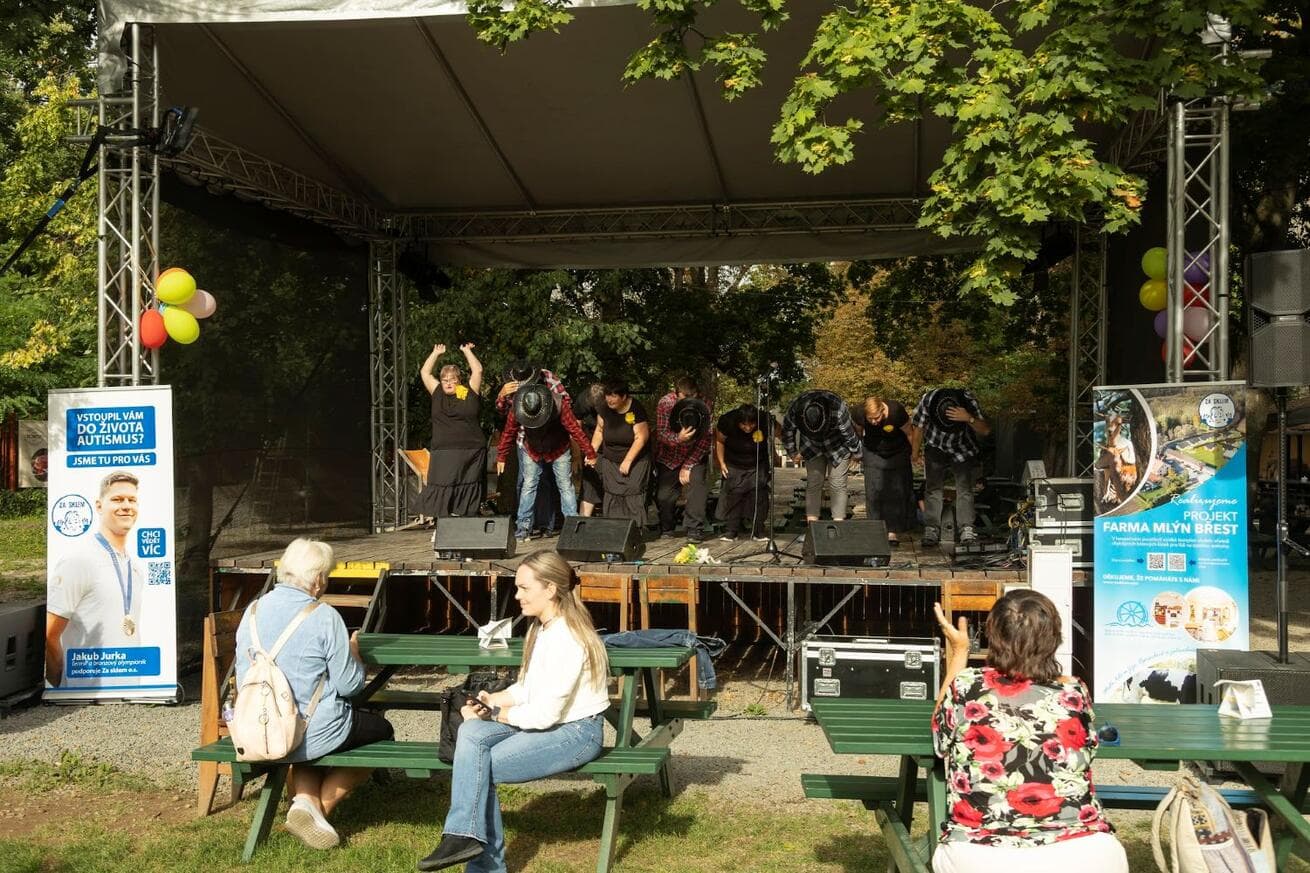Společně můžeme pomoci více. Letňák v Olomouci propojil organizace pomáhající druhým
