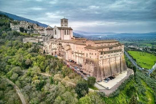 Lev XIV. kvůli rekonvalescenci nepojede do Assisi
