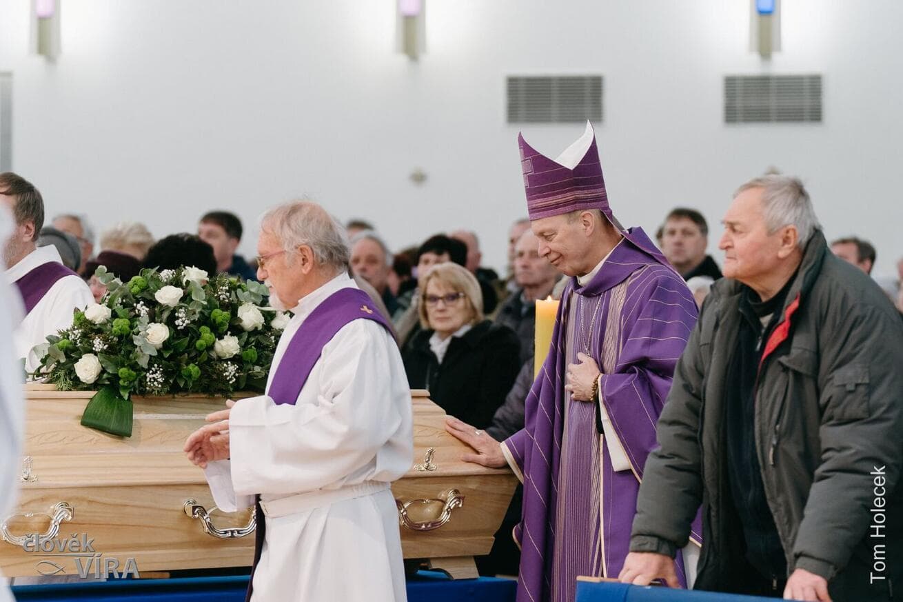 FOTOGALERIE: Pohřeb salesiána P. Vojtěcha Glogara