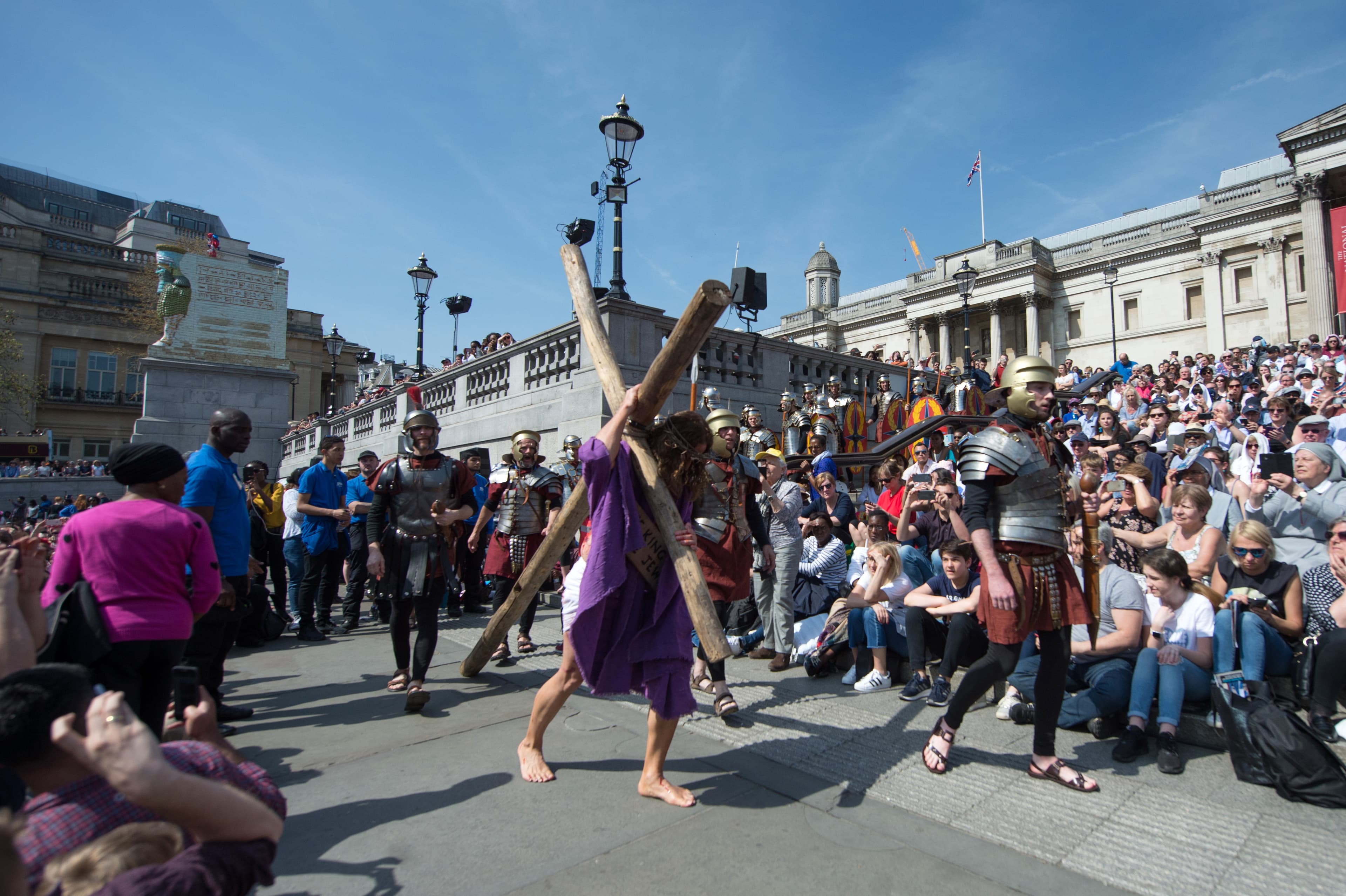 Londýn: Trafalgarské náměstí o Velkém pátku opět ožije pašijovým představením