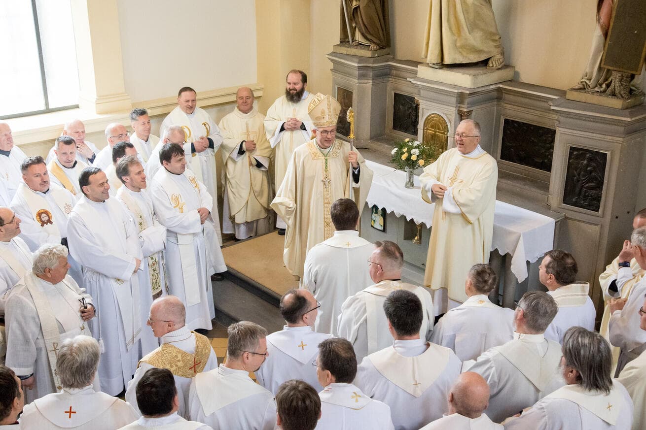 Biskup Martin David kněžím: „Naše služba začíná tím, že jsme přítomní“