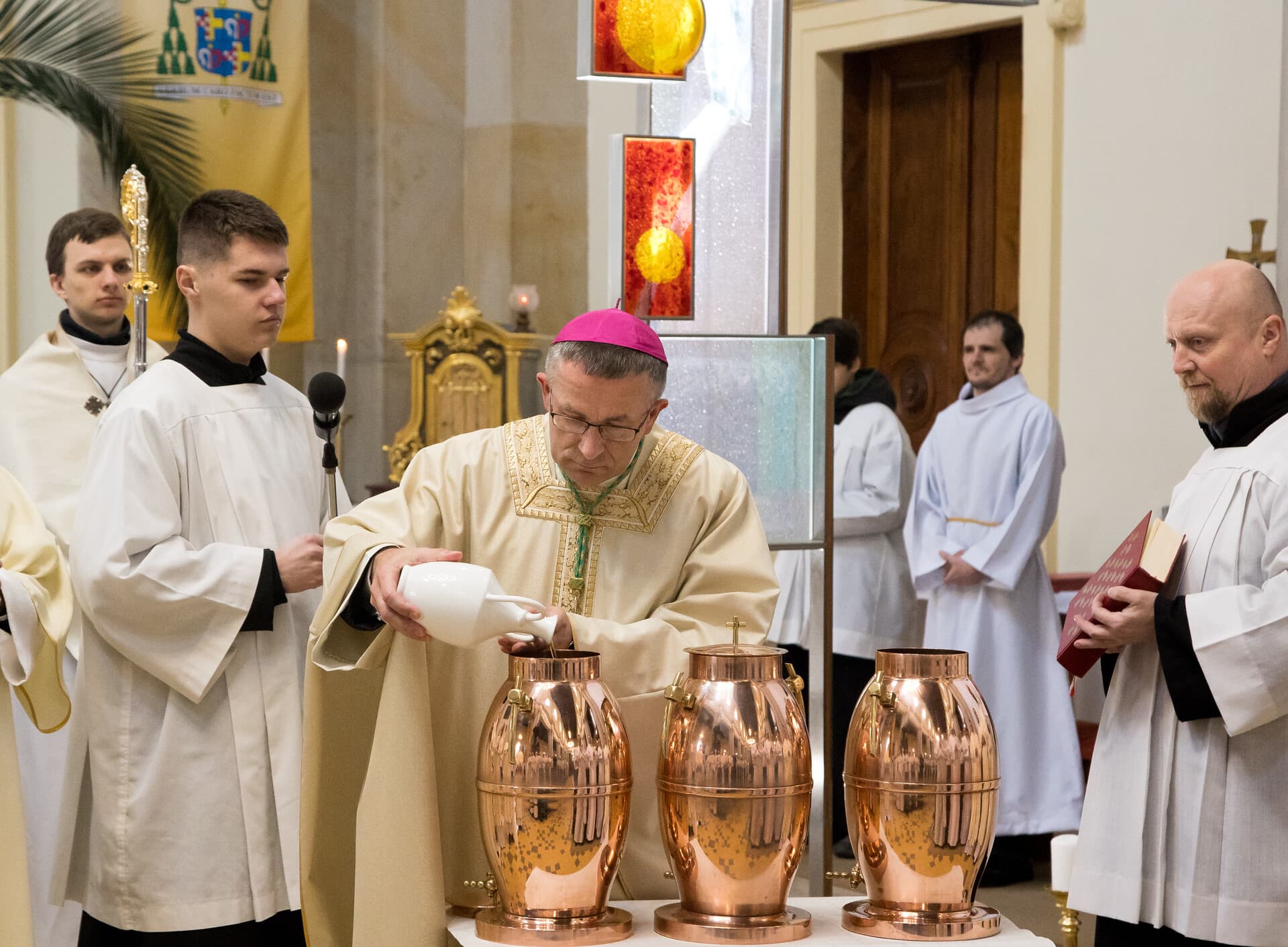 FOTOGALERIE: Missa chrismatis 2026