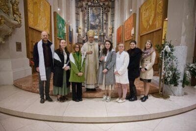 Velikonoční vigilie se křty v českobudějovické katedrále