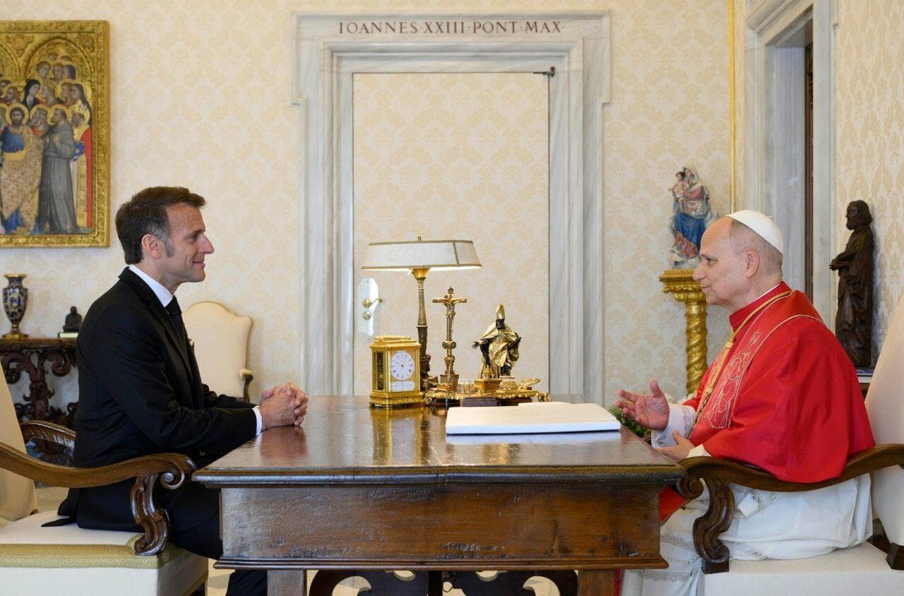 Papež Lev XIV. přijal francouzského prezidenta Emmanuela Macrona