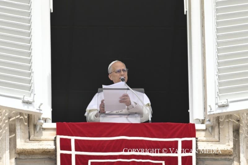 Papež při Regina Caeli: Nedělní eucharistie je pro víru nepostradatelná
