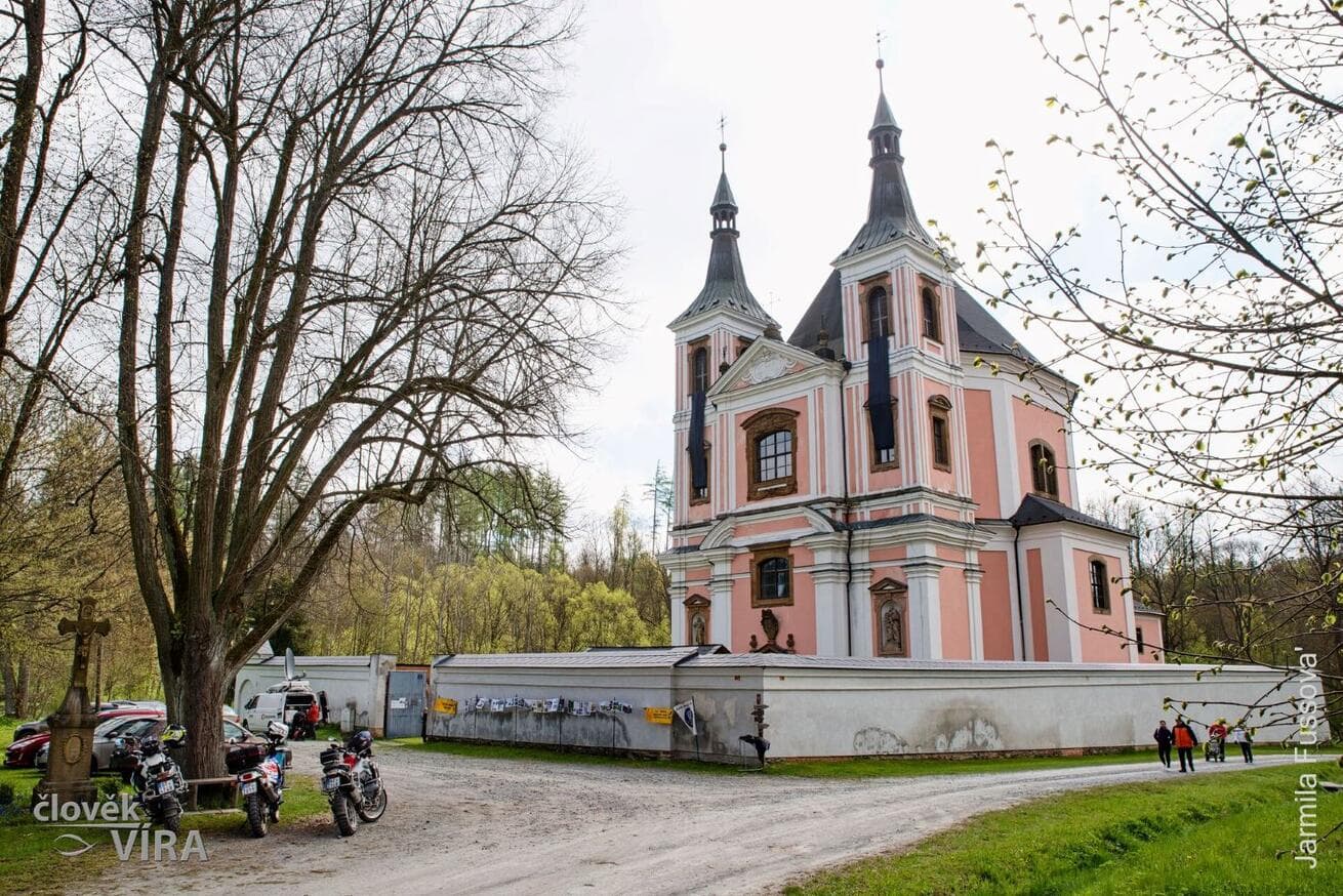 Na Staré Vodě zahájí poutní sezónu. Do kostela se vrátí barokní kropenky