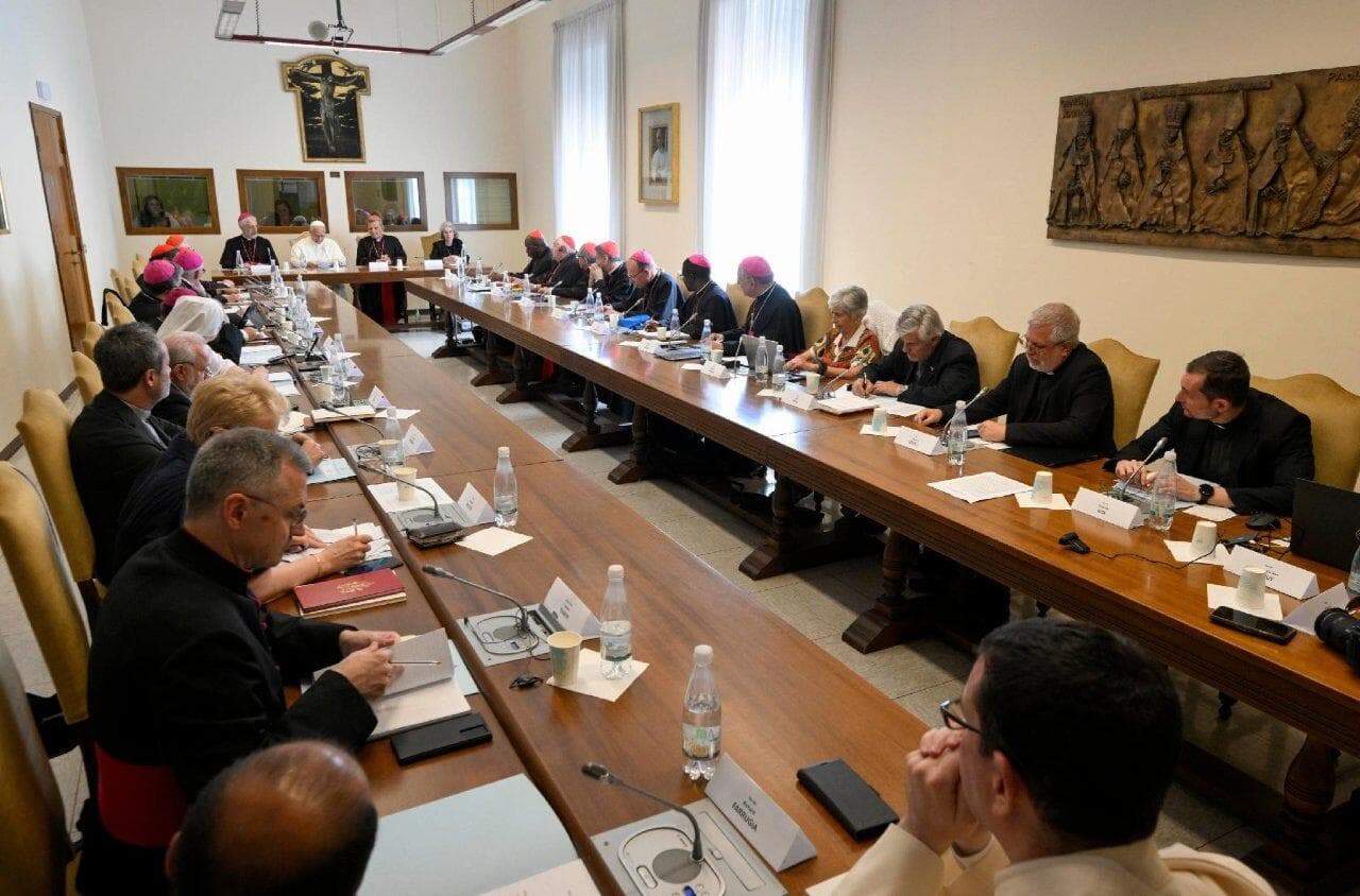 Cesta k Církevnímu shromáždění: Jak chce Vatikán proměnit synodální zkušenost ve sdílenou moudrost