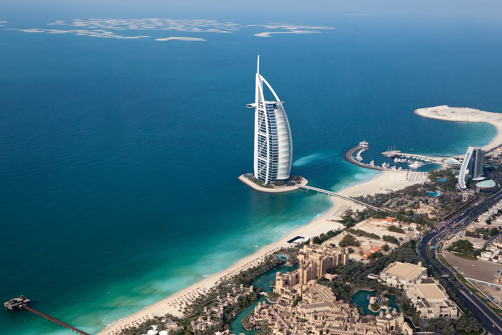 Po třech měsících Dubaj otevřela kostely