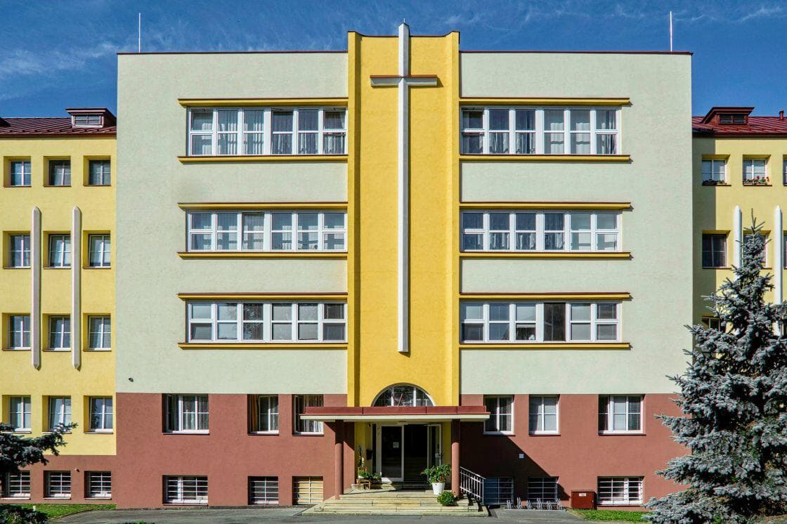 Biskupské oslavy pomohou opravit domov pro seniory