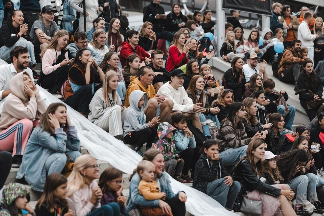 Diskuze, tanec i divadlo. Festival UNITED zveřejnil doprovodný program