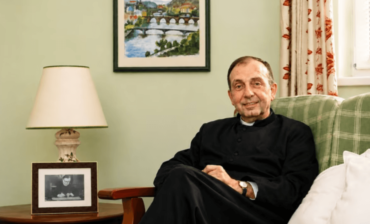 Zemřel otec Manuel Lobo, první kněz Opus Dei v Československu
