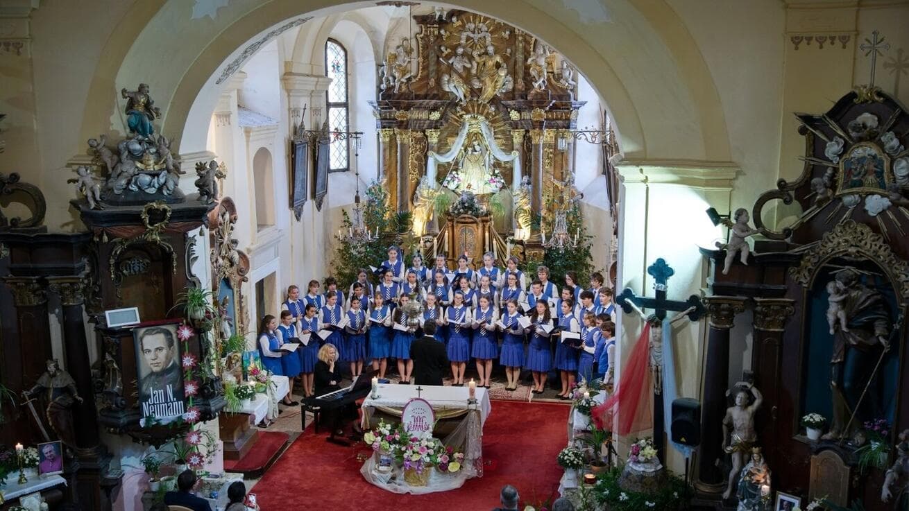 Kühnův dětský sbor a pouť v Chrobolech