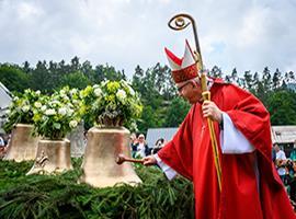 Svěcení nových zvonů v Horním Prysku