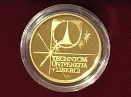 Biskup Jan Baxant převzal zlatou medaili Technické univerzity Liberec