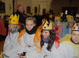 Biskup požehnal tříkrálovým koledníkům